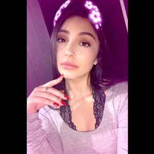 Meet your Posher, Selena